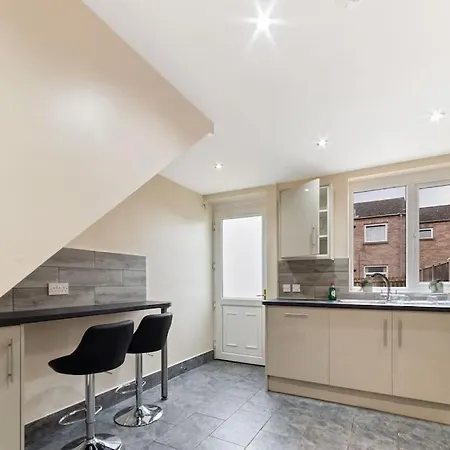 Professionals,Contractors,Family Villa Leicester Exterior photo