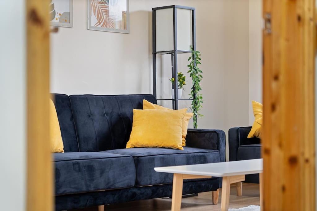 Professionals,contractors,family Leicester