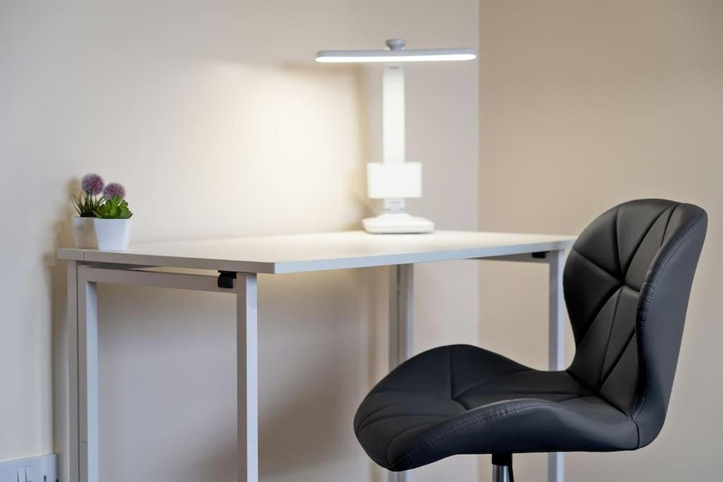Professionals,contractors,family Holiday home Leicester